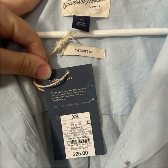 Universal threads baby blue sky oversized button down blouse extra small XS - Picture 3 of 4